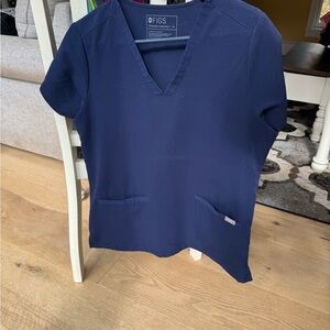 Women’s figs Catarina one pocket scrub top navy